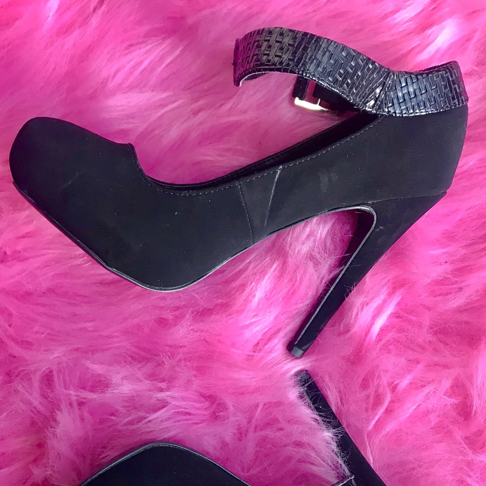 Black Heel